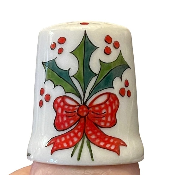 LOT of 5 Ceramic Tourist Souvenir Thimbles - Picture 8 of 10